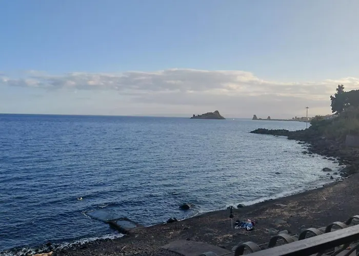 Al Borgo Di Capomulini Apartment *